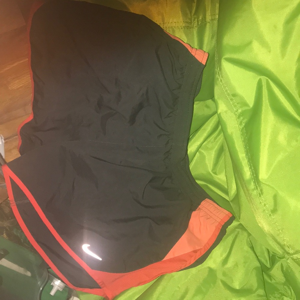 NIKE DRI FIT RUNNING SHORTS